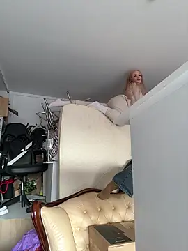 Snapshot of RollDolls chatting on October 27, 2025, 5:08 am RollDolls online show from October 27, 2025, 5:08 am