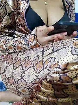 Rihame07 online show from October 28, 2025, 12:11 am