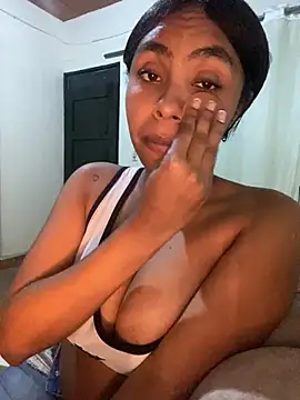 Snapshot of Itanydiorr chatting on November 14, 2025, 3:32 am Itanydiorr online show from November 14, 2025, 3:32 am