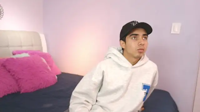 Hottie Guy online show from November 4, 2025, 5:50 pm