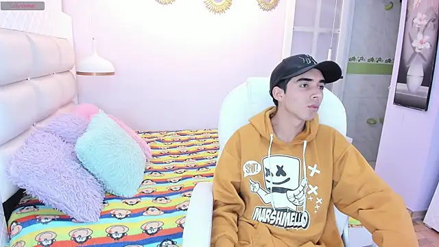 Hottie Guy online show from October 27, 2025, 5:47 pm