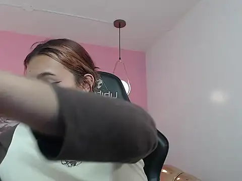 Snapshot of mia_foster_t chatting on October 10, 2025, 12:33 am mia foster t online show from October 10, 2025, 12:33 am