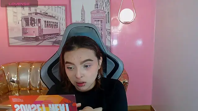 mia foster t online show from December 22, 2025, 1:00 pm