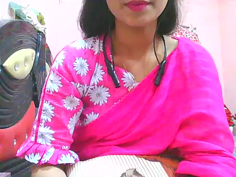 Snapshot of night_queeen7 chatting on November 5, 2025, 7:39 pm night queeen7 online show from November 5, 2025, 7:39 pm