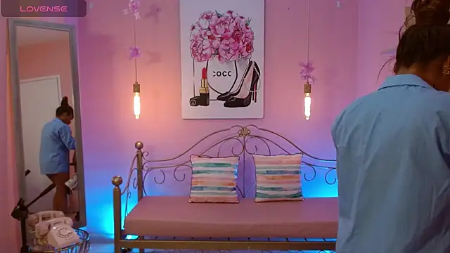 ingrid03 taffur online show from April 18, 2026, 6:54 pm