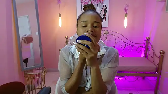 ingrid03 taffur online show from April 1, 2026, 7:22 pm