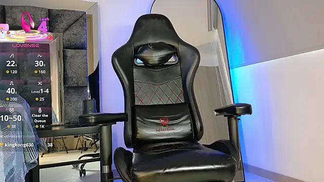 johnjaguar1  online show from March 13, 2026, 3:17 pm