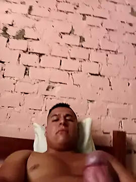 Alex321Flores online show from April 5, 2026, 7:20 pm