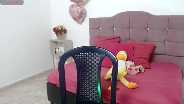 Snapshot of Cherry_BloomK chatting on November 18, 2025, 3:04 pm Cherry BloomK online show from November 18, 2025, 3:04 pm