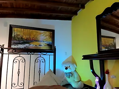 Zulyhenao online show from October 30, 2025, 4:55 am