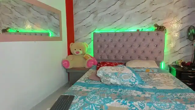 Stefany Andruw online show from November 5, 2025, 1:47 pm