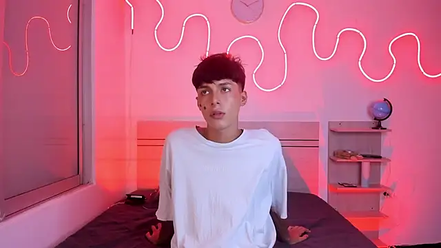 luccas ferreira online show from November 8, 2025, 7:06 pm