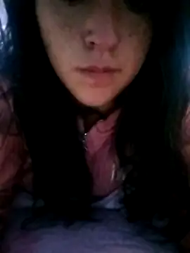 Snapshot of riVlUna chatting on October 14, 2025, 2:07 pm riVlUna online show from October 14, 2025, 2:07 pm