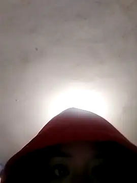 Snapshot of riVlUna chatting on October 15, 2025, 12:57 pm riVlUna online show from October 15, 2025, 12:57 pm