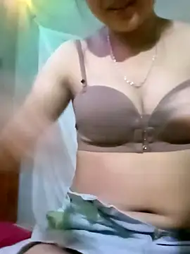 Snapshot of _TranThao_05 chatting on October 10, 2025, 12:39 pm TranThao 05 online show from October 10, 2025, 12:39 pm