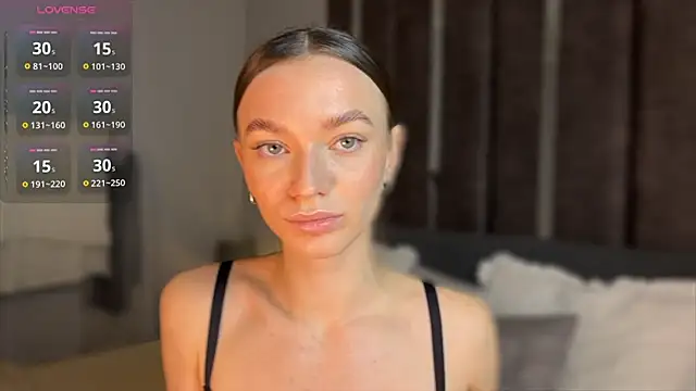 EvaToniz online show from December 15, 2025, 1:22 am