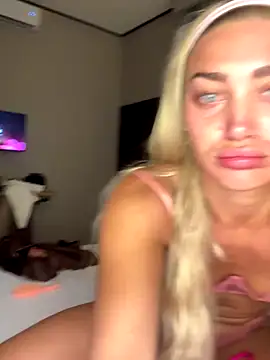 Snapshot of Aurii_Angel chatting on October 11, 2025, 11:06 pm Aurii Angel online show from October 11, 2025, 11:06 pm