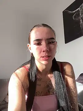 YoungZoexx online show from November 11, 2025, 9:37 am