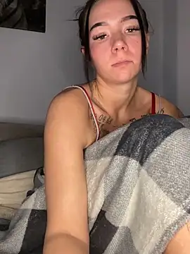 YoungZoexx online show from November 13, 2025, 4:00 pm