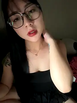 Snapshot of Linh5790 chatting on October 19, 2025, 4:59 am Linh5790 online show from October 19, 2025, 4:59 am