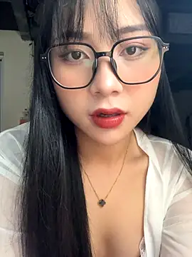 Snapshot of Linh5790 chatting on October 8, 2025, 5:09 am Linh5790 online show from October 8, 2025, 5:09 am