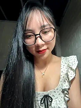 Snapshot of Linh5790 chatting on October 16, 2025, 2:47 pm Linh5790 online show from October 16, 2025, 2:47 pm