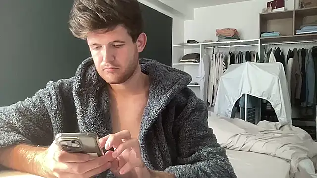 Snapshot of VersaGoo chatting on October 5, 2025, 1:35 pm VersaGoo online show from October 5, 2025, 1:35 pm