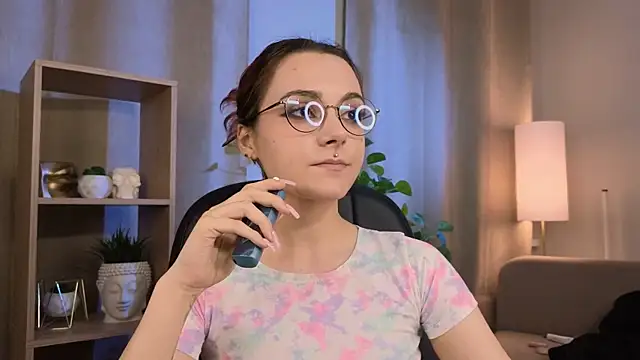 ElizabethMilller  online show from November 25, 2025, 10:54 pm