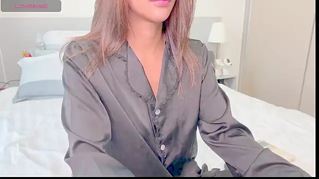 Lil asianxyz online show from April 18, 2026, 8:27 am