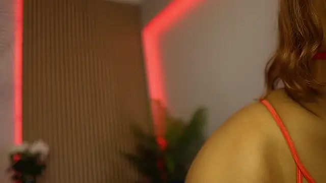 Snapshot of sisi_von_dee chatting on November 10, 2025, 8:47 pm sisi von dee online show from November 10, 2025, 8:47 pm