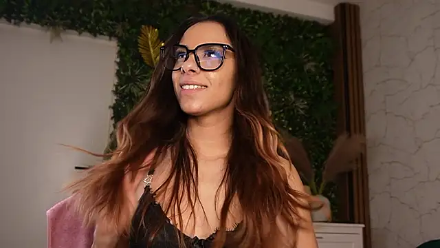 Snapshot of sisi_von_dee chatting on February 10, 2026, 8:41 pm sisi von dee online show from February 10, 2026, 8:41 pm