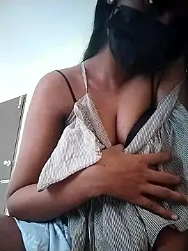 Snapshot of hottywife-03 chatting on June 18, 2026, 11:37 am hottywife-03 online show from June 18, 2026, 11:37 am