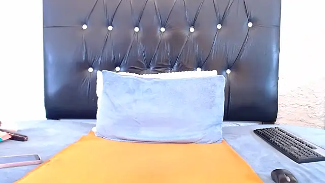 LadyBear2002 online show from March 27, 2026, 5:03 pm