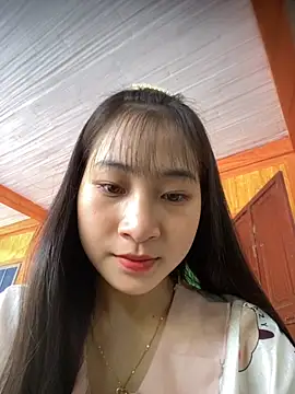 banlinh004 online show from October 16, 2025, 5:49 am