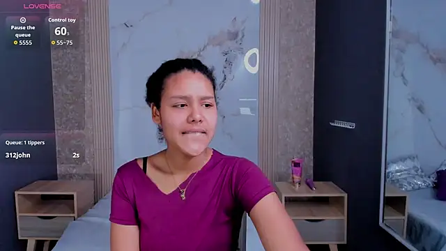 Snapshot of AriaVega chatting on November 17, 2025, 11:36 am AriaVega online show from November 17, 2025, 11:36 am