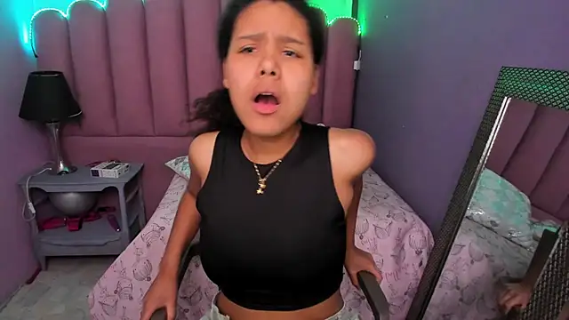 Snapshot of AriaVega chatting on November 9, 2025, 11:36 am AriaVega online show from November 9, 2025, 11:36 am