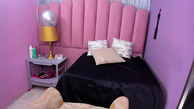 Snapshot of AriaVega chatting on October 31, 2025, 11:07 am AriaVega online show from October 31, 2025, 11:07 am