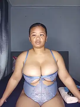 Sultrytits6 online show from June 18, 2026, 9:31 pm