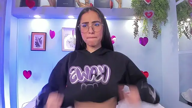 Alana Martinez  online show from February 11, 2026, 12:49 pm