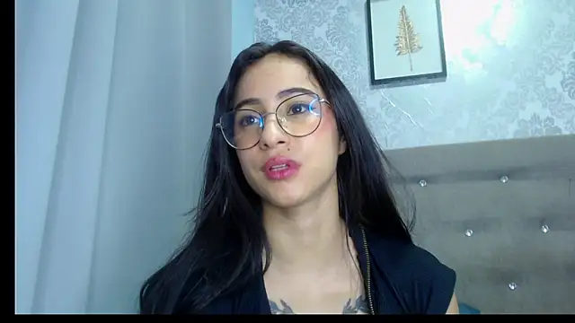 Alana Martinez  online show from April 18, 2026, 8:42 pm