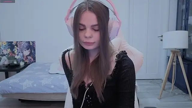 xAlisontiny online show from February 19, 2026, 8:50 pm