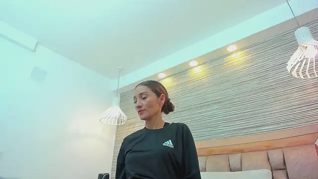 Snapshot of isaa_stone chatting on October 23, 2025, 6:17 pm isaa stone online show from October 23, 2025, 6:17 pm