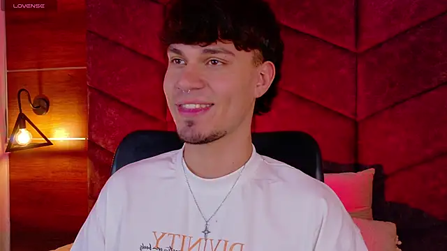 LiamThunder05  online show from November 29, 2025, 3:17 am