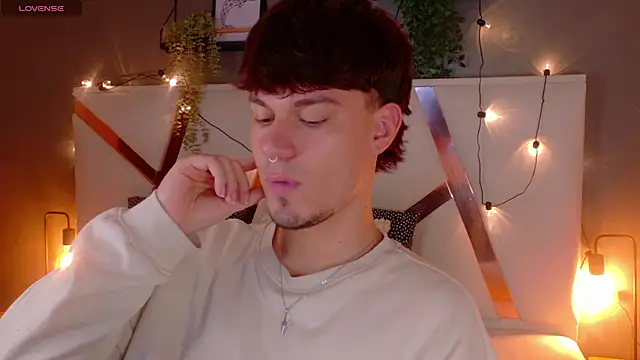 LiamThunder05  online show from November 25, 2025, 2:56 am