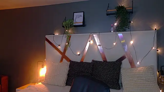 LiamThunder05  online show from December 5, 2025, 7:45 pm