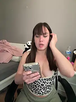 bebecita x online show from April 28, 2026, 1:04 pm