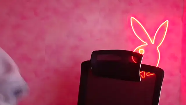 Snapshot of Mona_Esty chatting on November 21, 2025, 6:56 am Mona Esty online show from November 21, 2025, 6:56 am