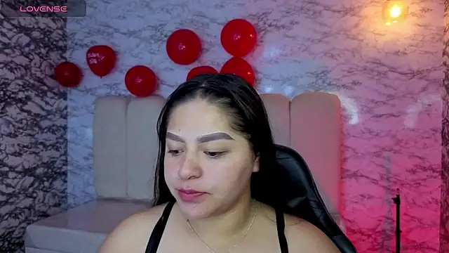 Snapshot of Dayan_v_ chatting on February 15, 2026, 1:21 pm Dayan v online show from February 15, 2026, 1:21 pm