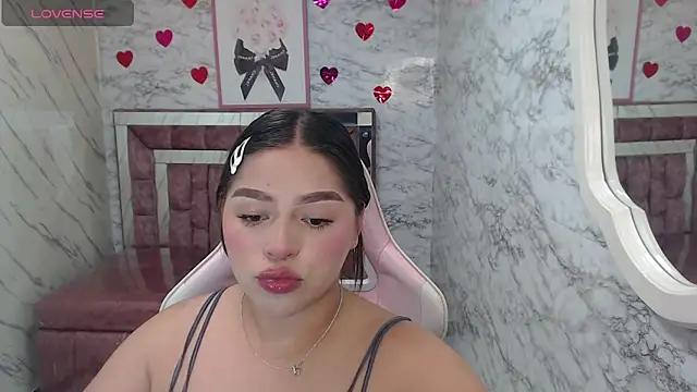 Snapshot of Dayan_v_ chatting on March 2, 2026, 8:05 pm Dayan v online show from March 2, 2026, 8:05 pm