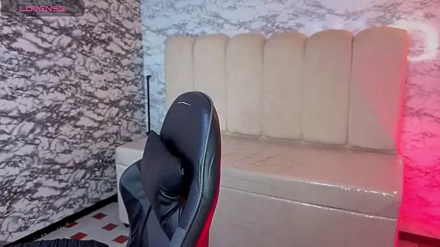 Snapshot of Dayan_v_ chatting on February 12, 2026, 8:08 pm Dayan v online show from February 12, 2026, 8:08 pm